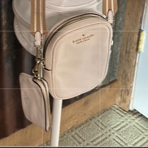 NWOT-Kate Spade New York Cream Crossbody Bag with Striped Strap & Mini Pouch - Picture 9 of 9